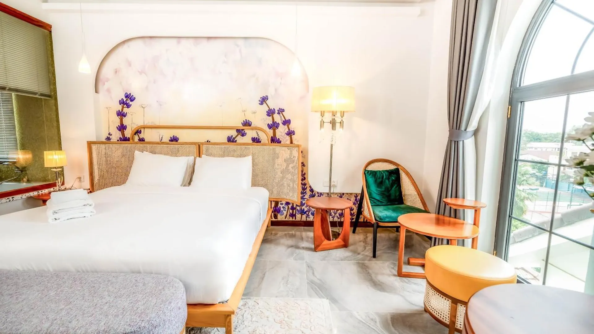 ***  Free Airport - Misaki Hotel By Sazi Ho Chi Minh City Vietnam